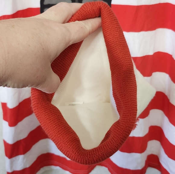 Where's Waldo Short Sleeve T-Shirt with Beanie Striped Costume Cosplay Fan New - Picture 10 of 10